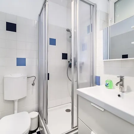 Ruhige Oase In Der Naehe Von Parkanlage Und Krankenhaus Daire