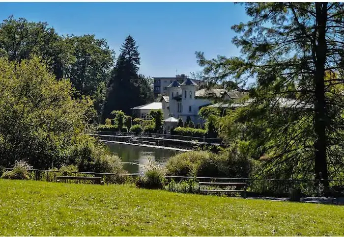 Apartament Ruhige Oase In Der Naehe Von Parkanlage Und Krankenhaus